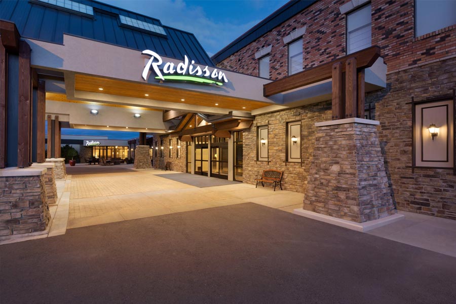 Radisson Colonial Hotel